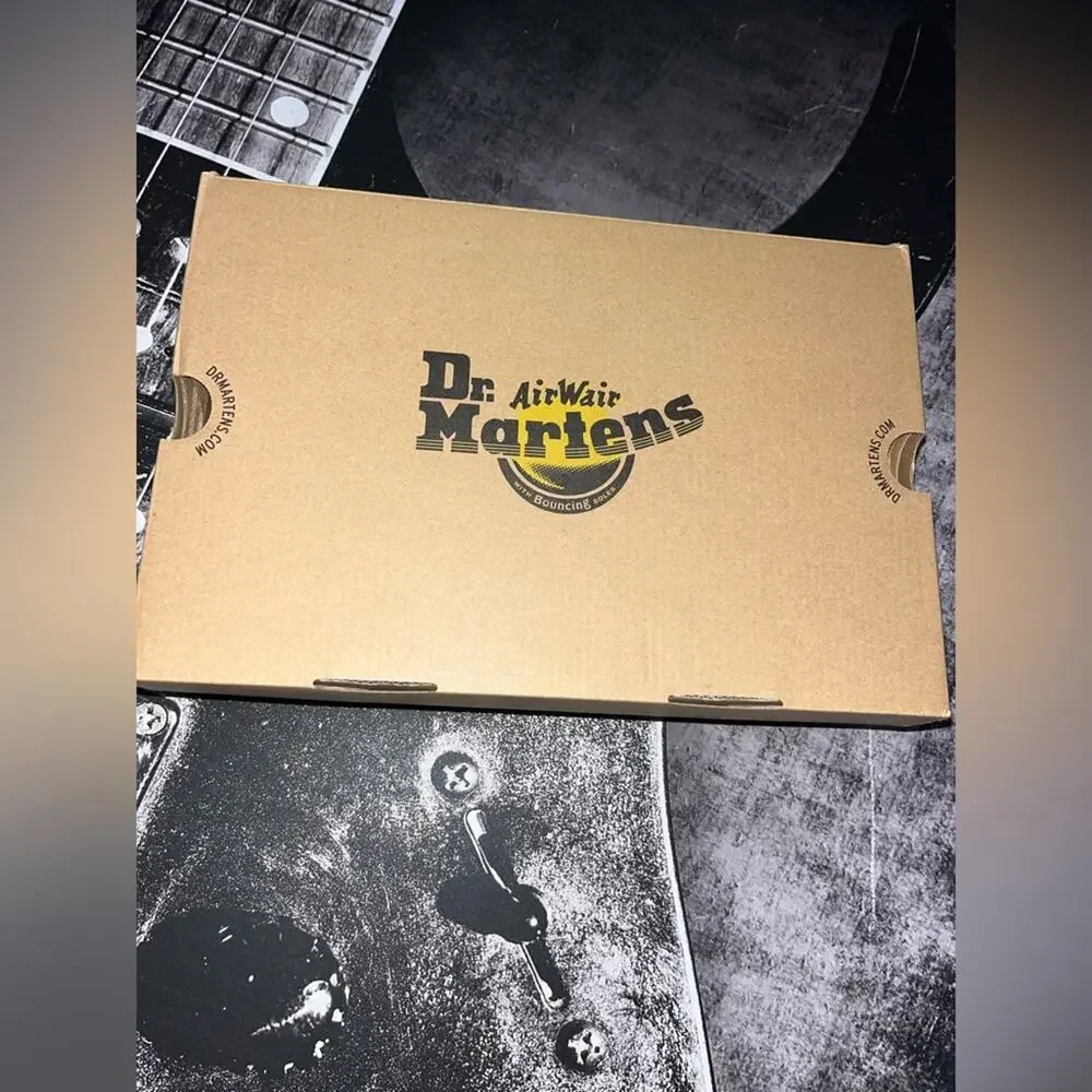 NIB Dr. Martens Leona Lug Sole Platform Derby